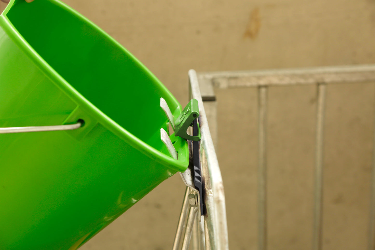VAROVALO Bucket Guard