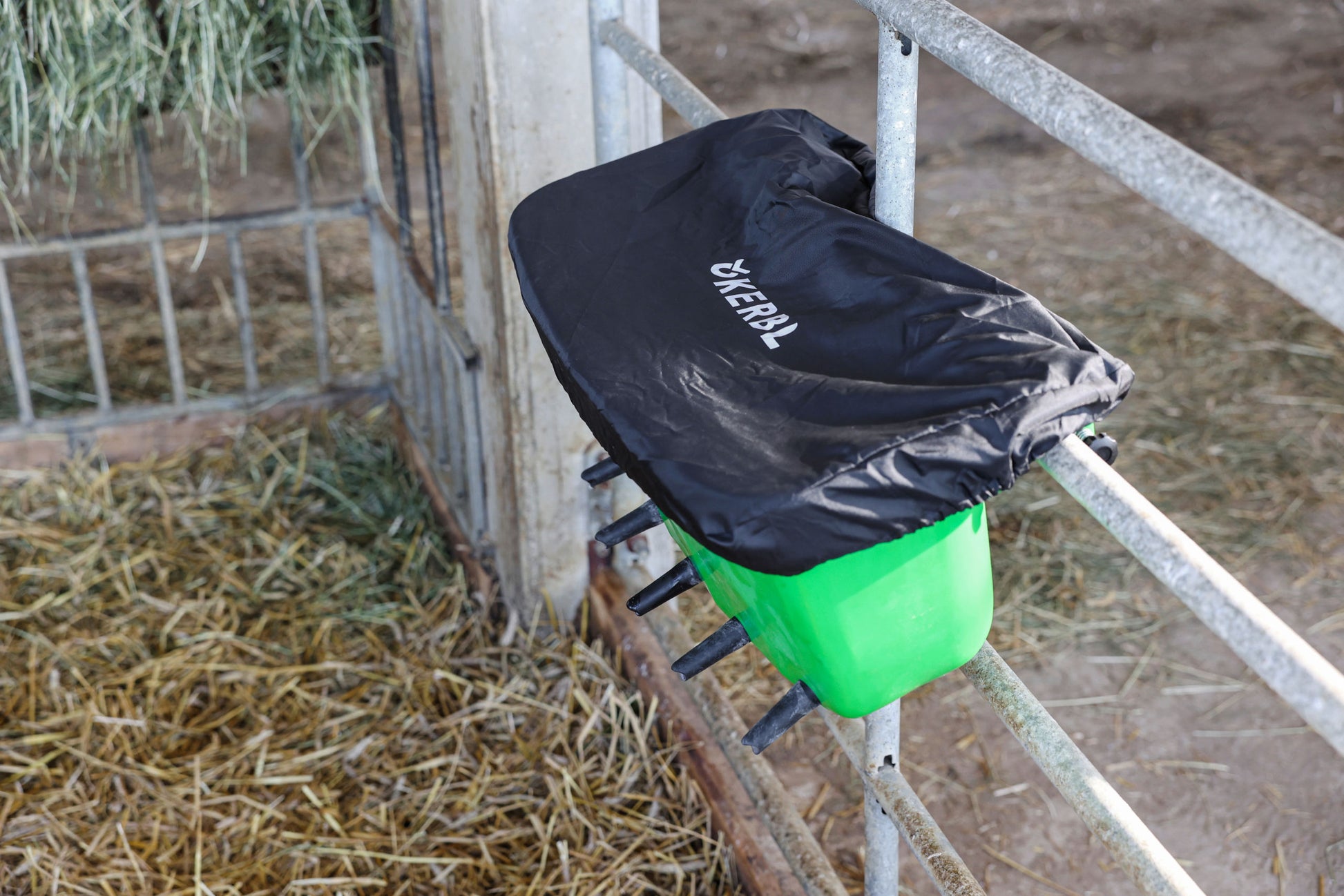 POKRIVALO za Multi Feeder crno