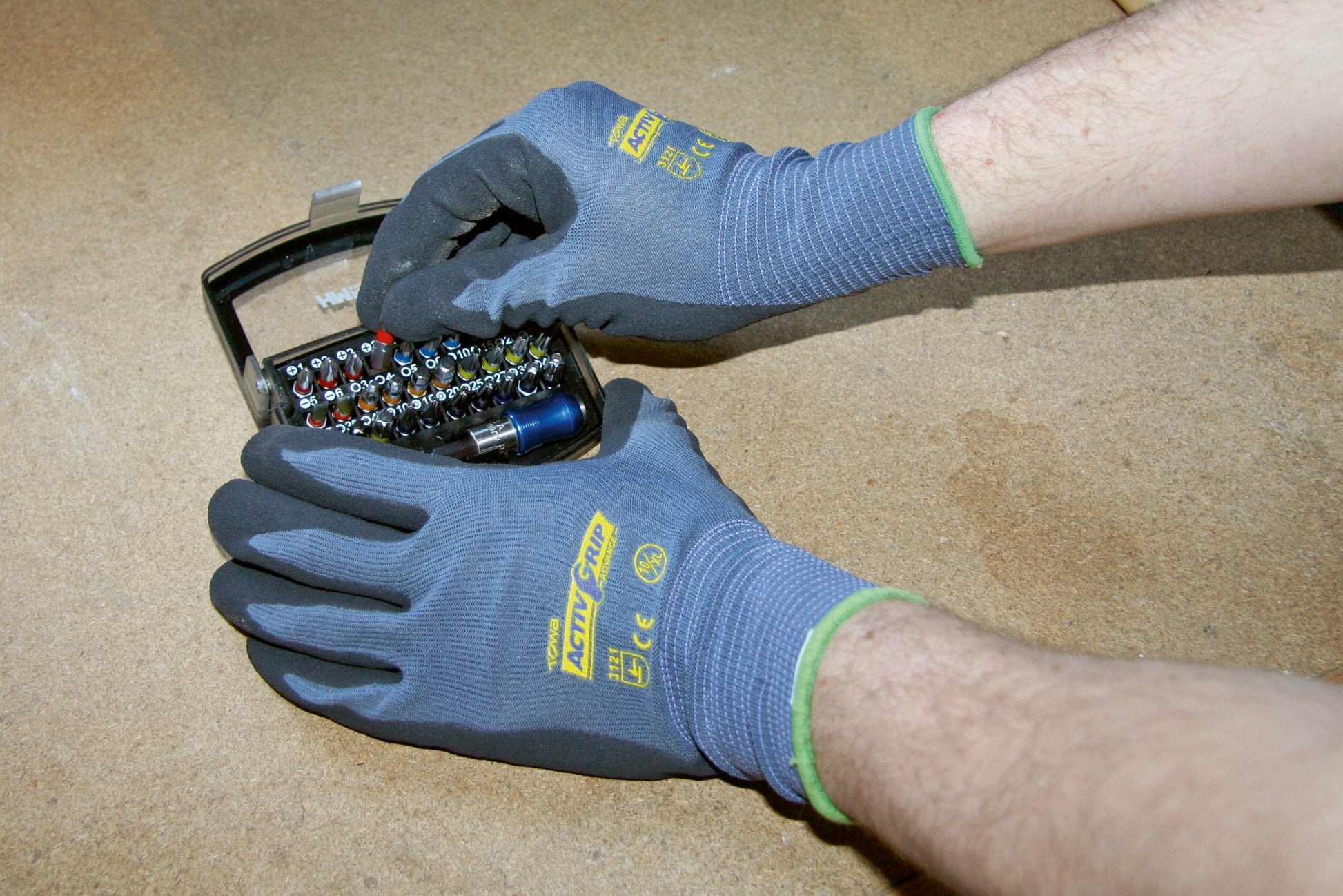 ROKAVICE Active Grip Advance 11