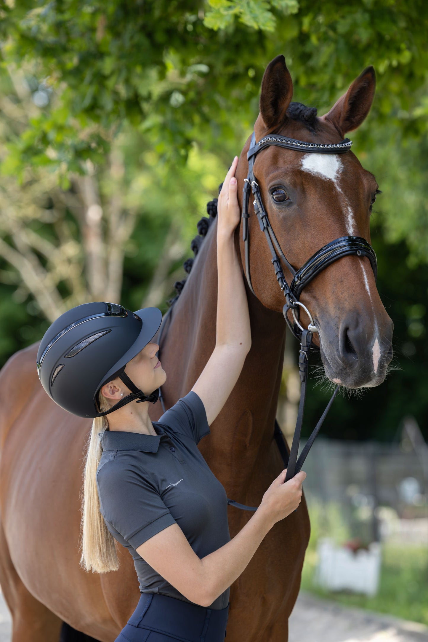 Jahalna čelada Elite Polo, črn 53-55 cm