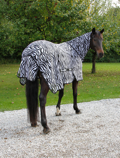 Leteca preproga zebra, vkljucno z vratnim delom, 135