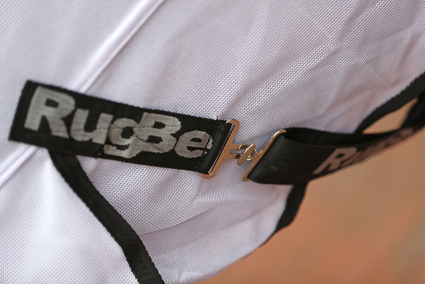 RugBe SuperFly muhasta preproga z vratnim delom,