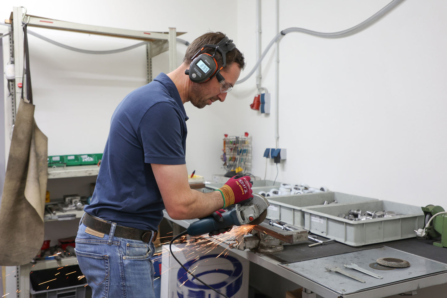 Kerbl Works Connect BT|FM Glušniki z radijem z Bluetooth
