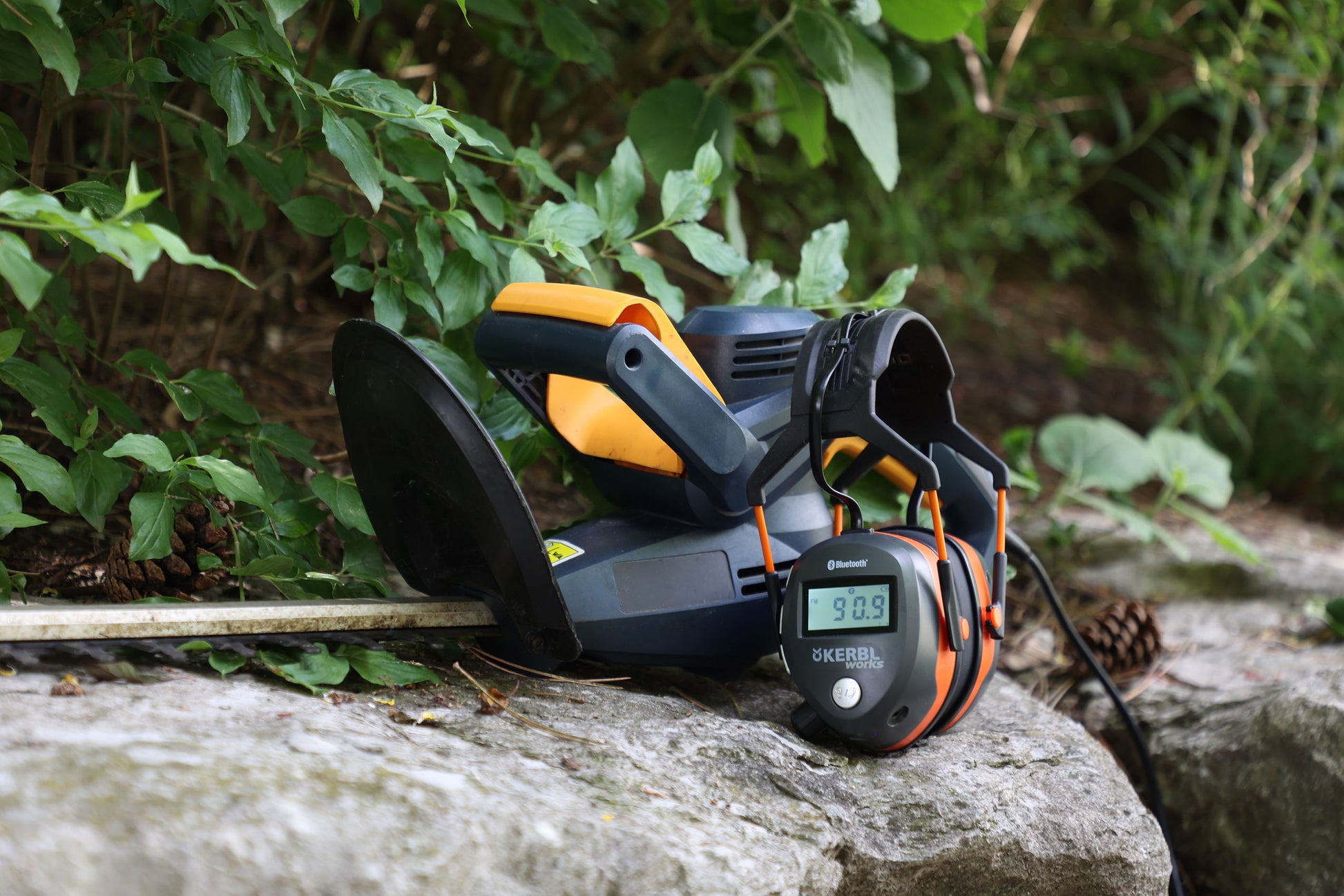 Kerbl Works Connect BT|FM Glušniki z radijem z Bluetooth