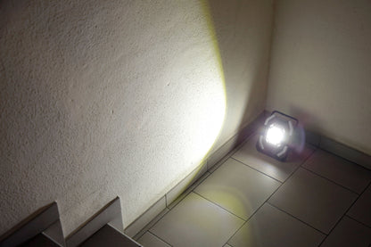 Mobilni LED-reflektor WorkFire 2 500 hybrid