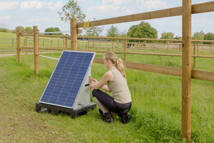 AKO SolarStation L 12V napajalnik za električno o