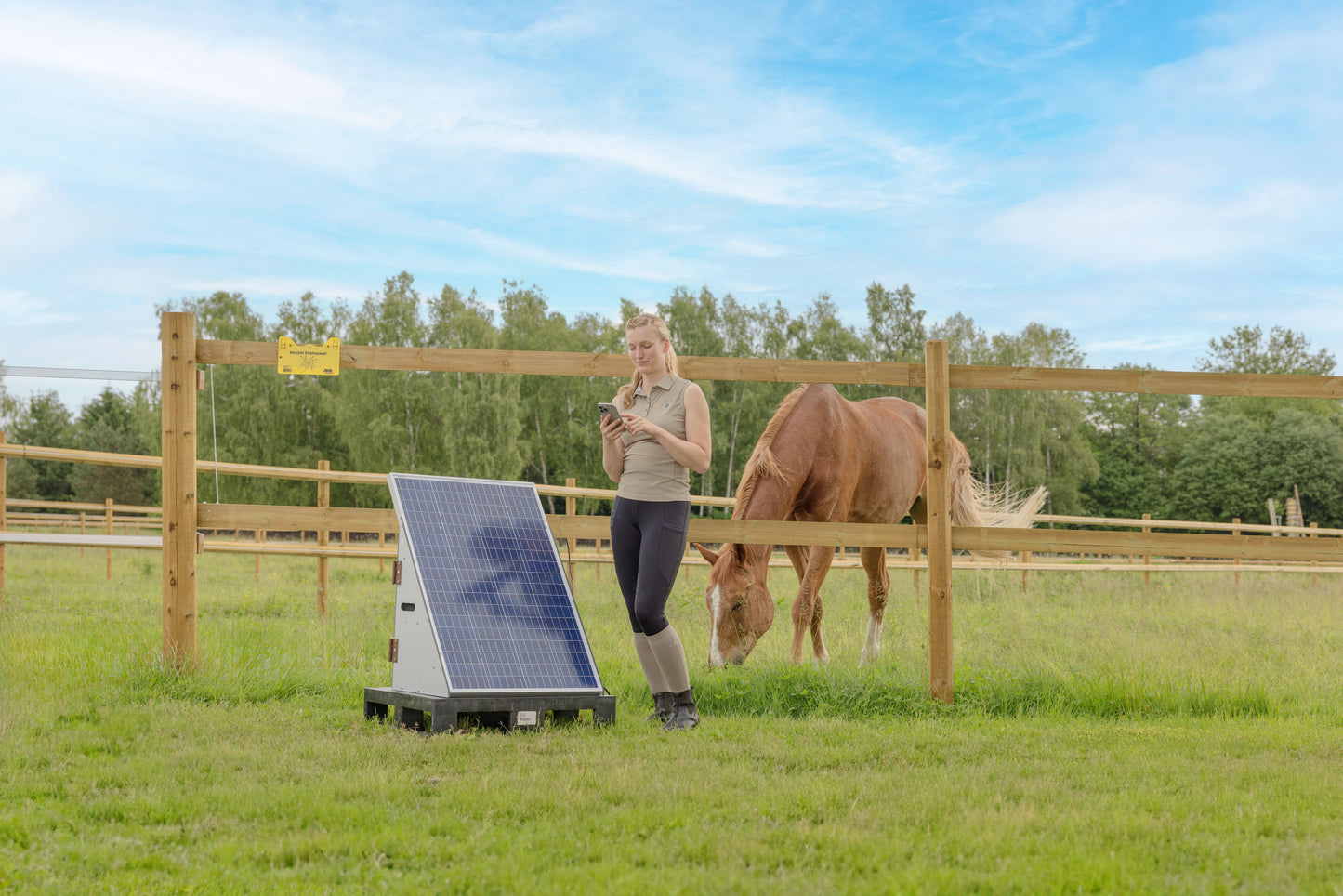 AKO SolarStation L smart 12V napajalnik za električno o