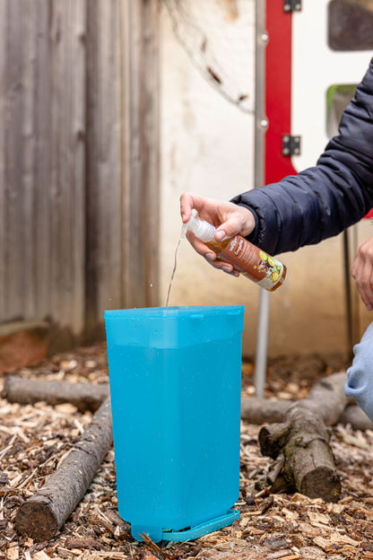 Napajalnik za perutnino 5,5 l pravokotna, plastična