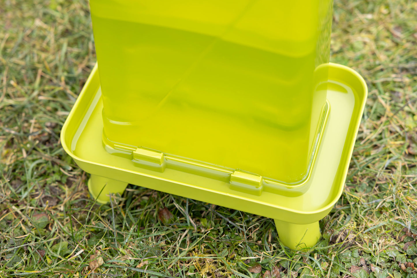 Napajalnik za perutnino 3,5 l pravokotna, plastična