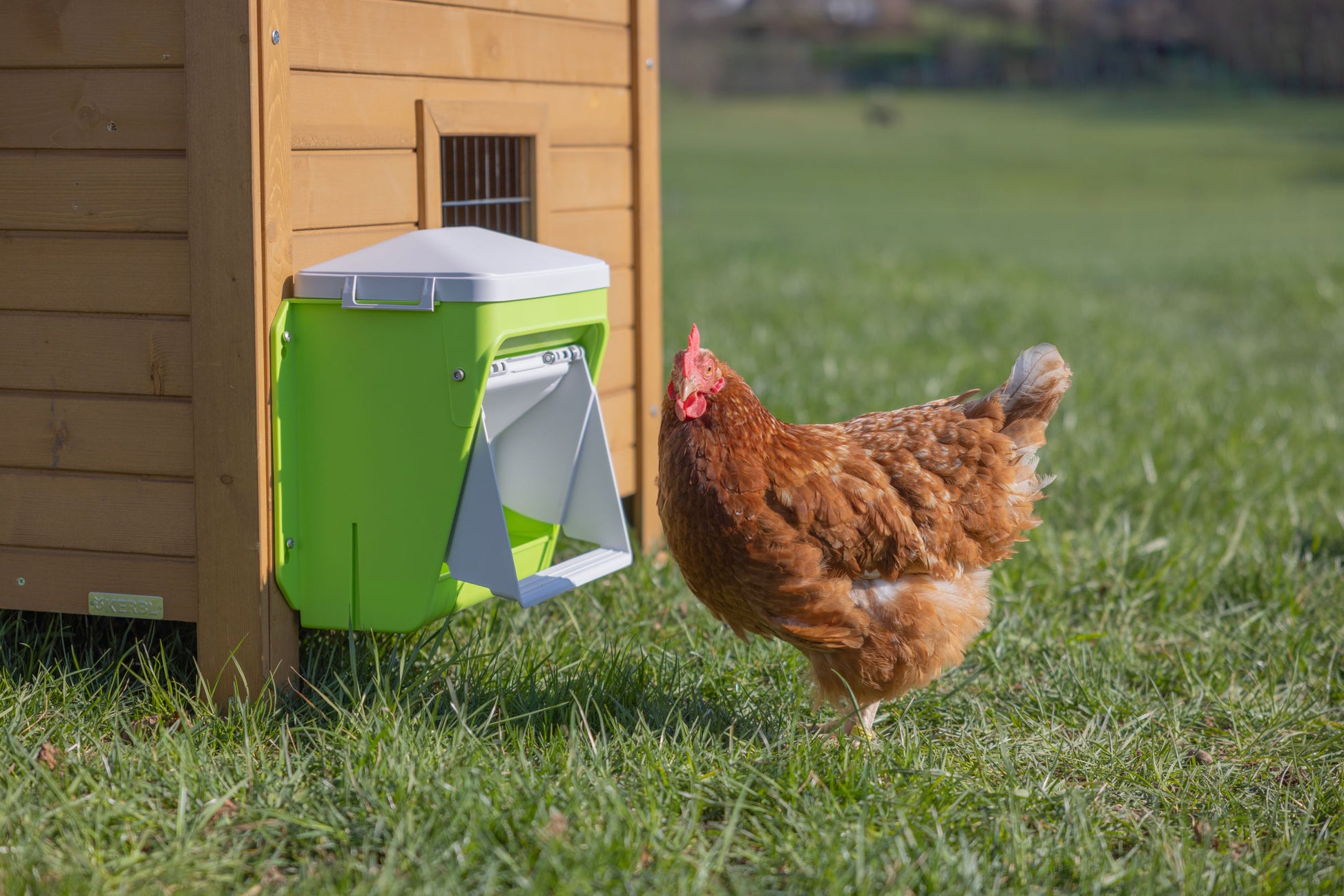 Napajalnik SmartCoop z zašcitno loputo, 7,5 kg