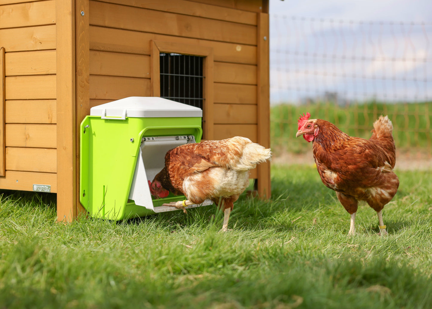 Napajalnik SmartCoop z zašcitno loputo, 7,5 kg