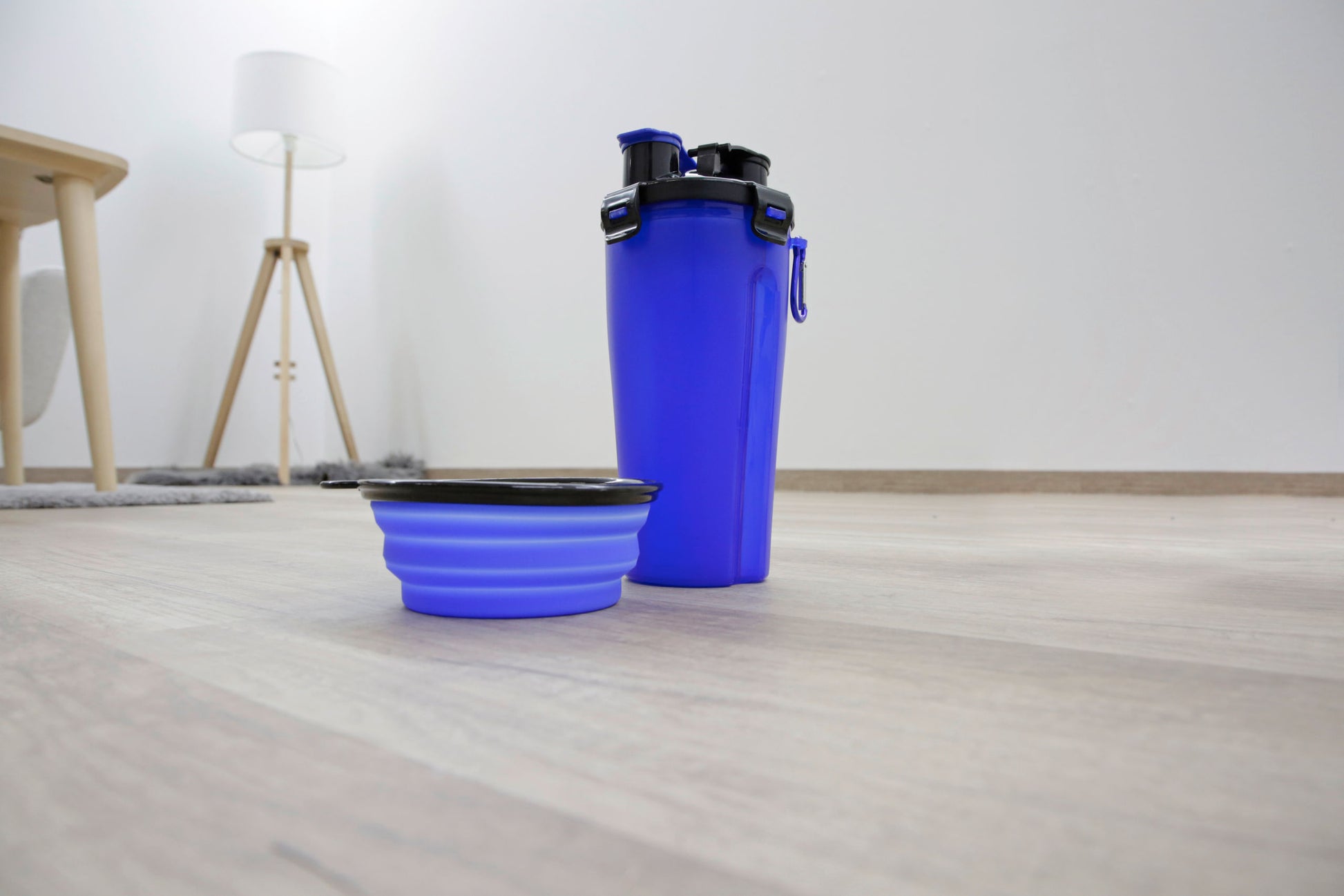 Posoda za hrano in vodo 2x350 ml, vkljucno s potovalno