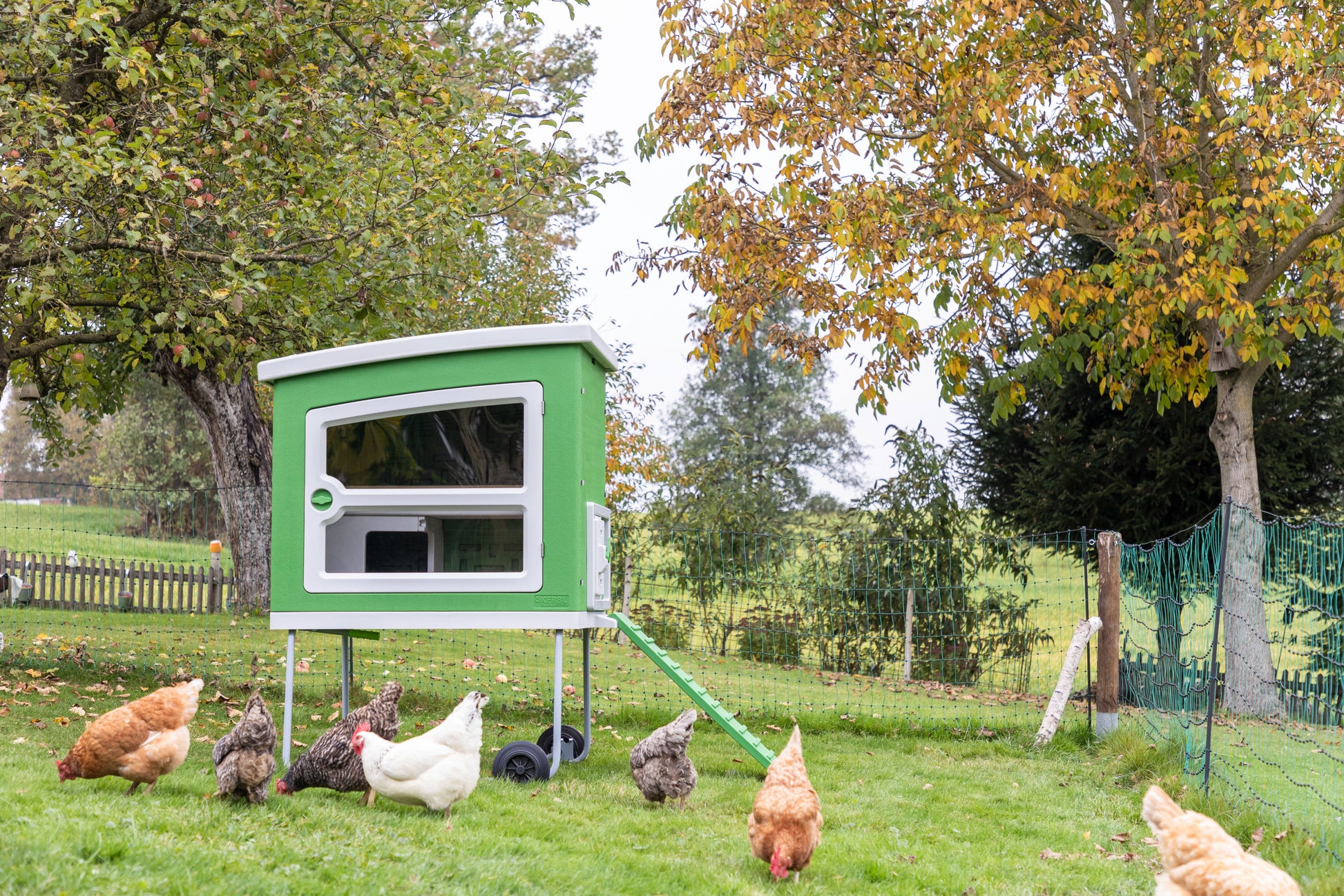 Mobile Coop - umetna masa 119X96x162 cm, 2 kartona