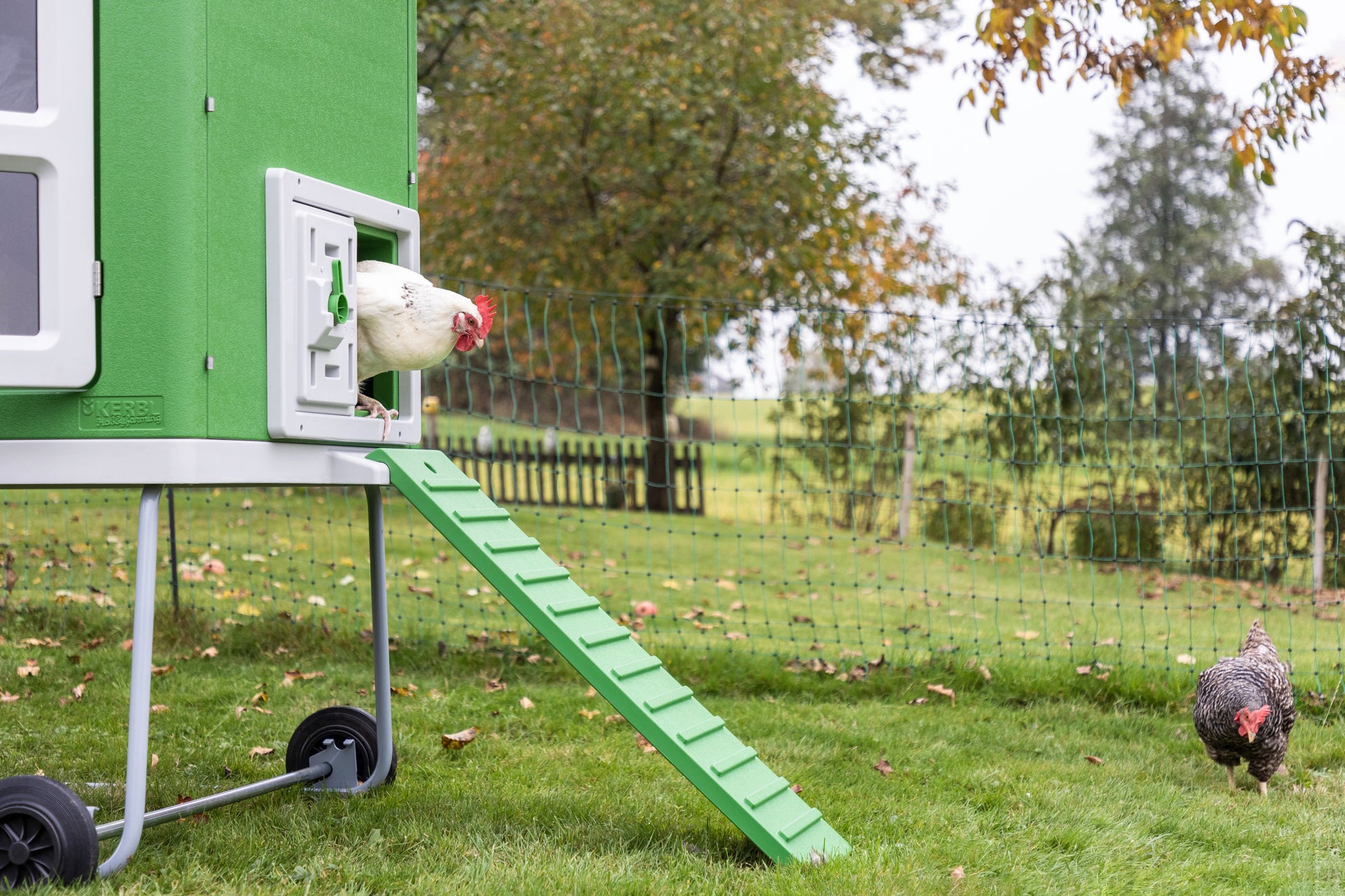 Mobile Coop - umetna masa 119X96x162 cm, 2 kartona