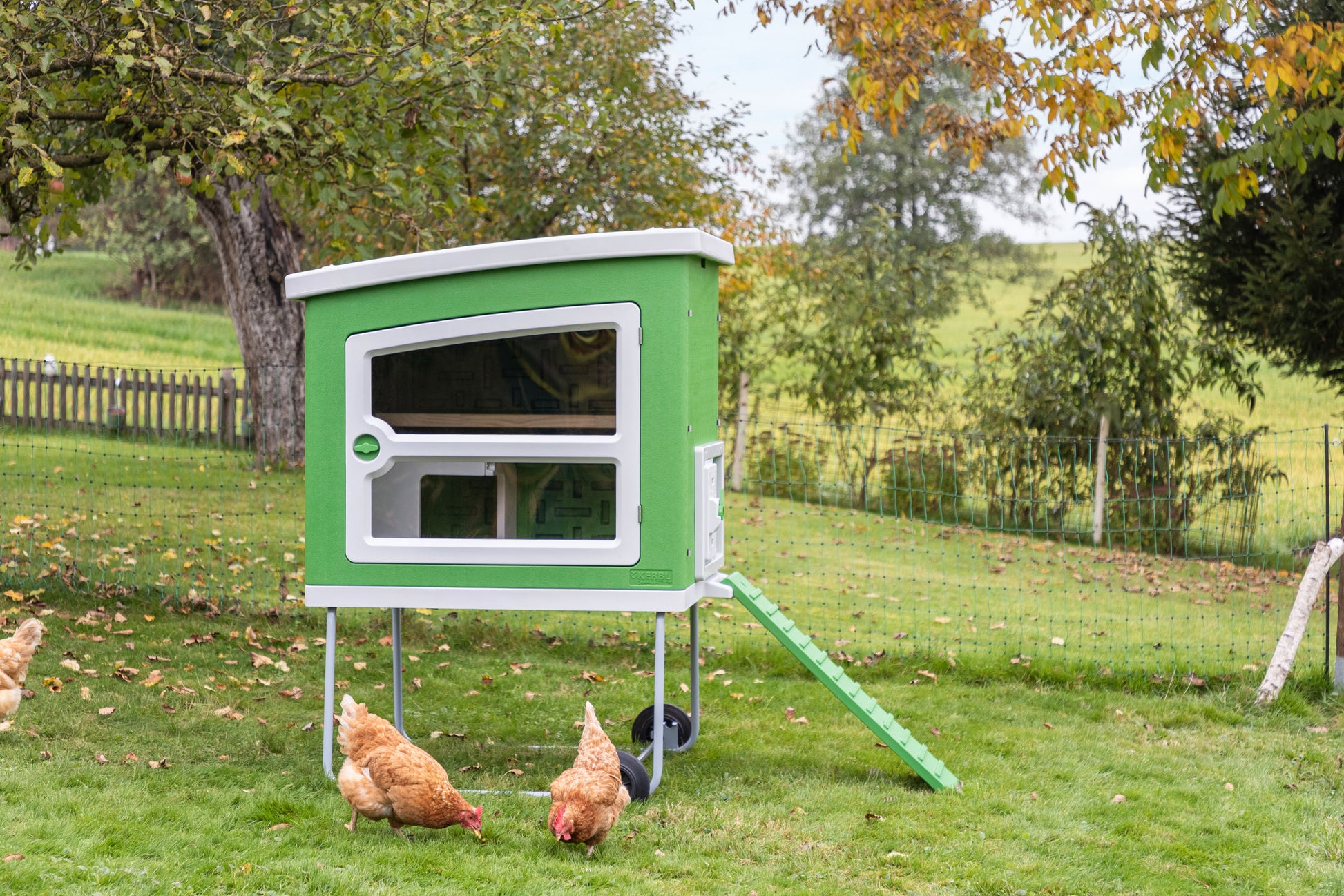 Mobile Coop - umetna masa 119X96x162 cm, 2 kartona